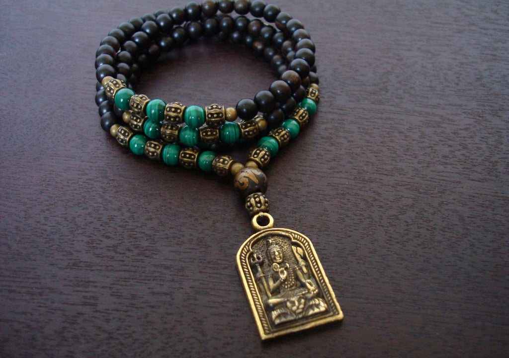 Mala Beads to Balance the Chakras - Golden Lotus Mala